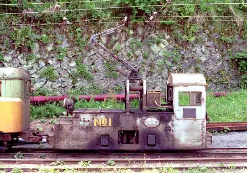 明延鉱業の人車列車　１円電車　ナローゲージ