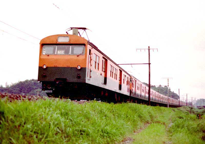 荷物電車　クモニ83　東海道線
