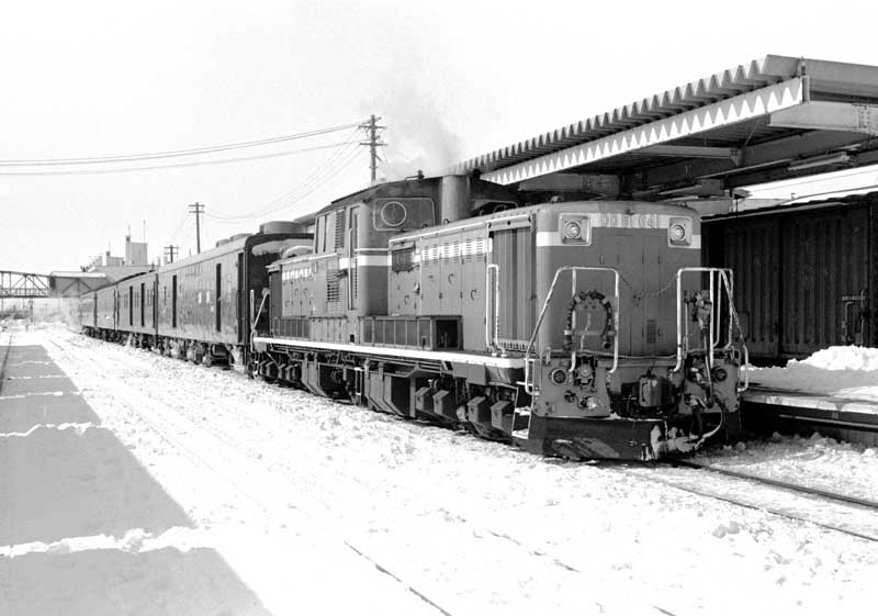 DD51　客車列車