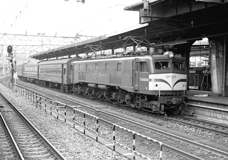 EF58　配給列車